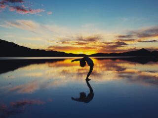 Free Vinyasa Yoga Classes & Videos to Get Your Flow on 6 hAlUBAAAAAAAAAADANyZwAAFF2mhIAAAAAElFTkSuQmCC