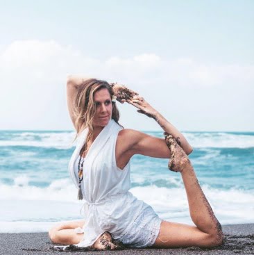 Zazyoga Review: A Low Down of there Online YTTC 10 Ella Trotter yoga teacher