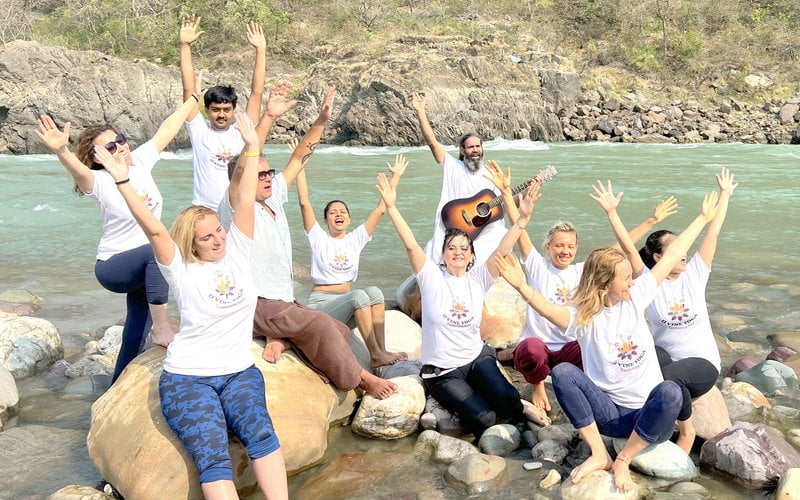 10 Best Online Yoga Retreats: Discover Virtual Bliss 24 4-Day Online D'vine Kriya Yoga Workshop