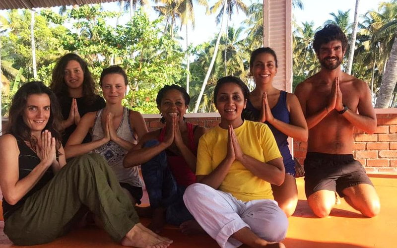 10 Best Online Yoga Retreats: Discover Virtual Bliss 19 4-Week Traditional and Authentic Online Budget Yoga Retreat