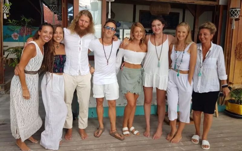 10 Best Online Yin Yoga Teacher Trainings (Yoga Alliance Approved) 13 Course Teachers