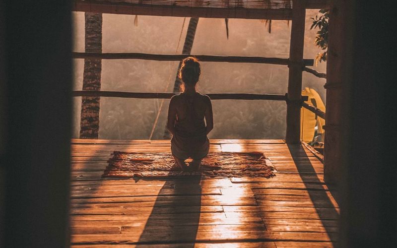 10 Best Online Yin Yoga Teacher Trainings (Yoga Alliance Approved) 42 Medium And Instruction Materials