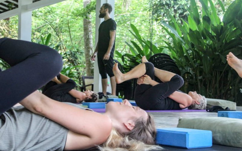 10 Best Online Yoga Retreats: Discover Virtual Bliss 11 Online Yoga Retreat
