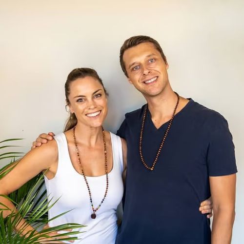 10 Best Online Yin Yoga Teacher Trainings (Yoga Alliance Approved) 37 Taryn & Yann