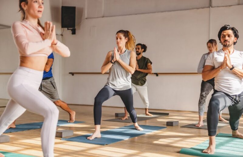 A Guide to Creating a Beginner-Friendly Yoga Sequence 1 A Guide to Creating a Beginner-Friendly Yoga Sequence