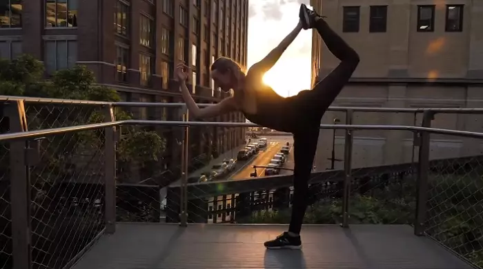 10 Best Online 300 Hour Yoga Teacher Training Certifications 5 brett larkin yoga teacher training