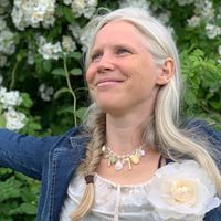 5 Best Affordable Yoga Teacher Training Online: Quality On A Budget 23 Lauriah Nella