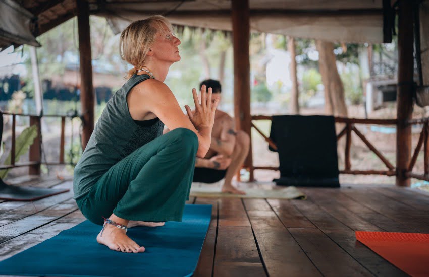 16 Great Places for New Yoga Teachers to Find Work 6 yoga at Airbnb Experiences